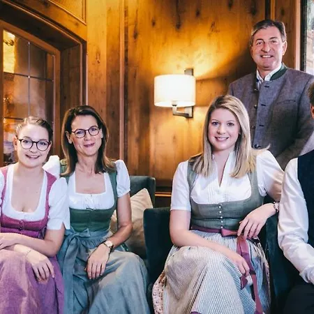 Hotel Postschloessl 4*