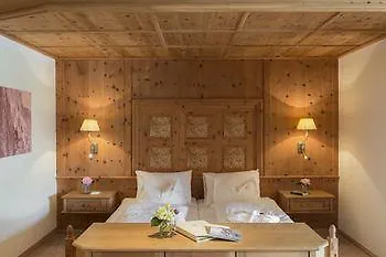 Hotel Postschlossl 4*