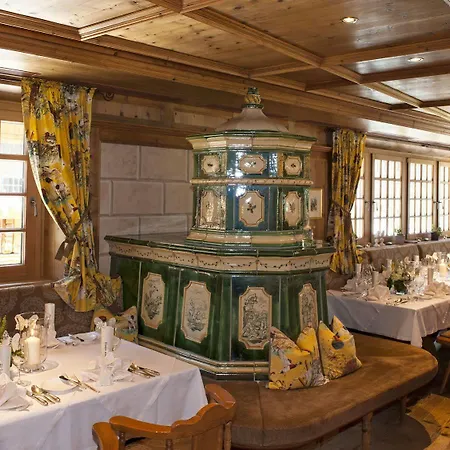 Hotel Postschloessl 4*